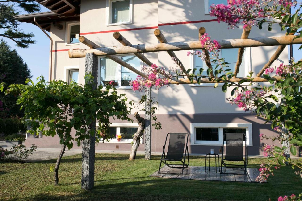 Casa Ananda Bed & Breakfast Ferno Eksteriør bilde
